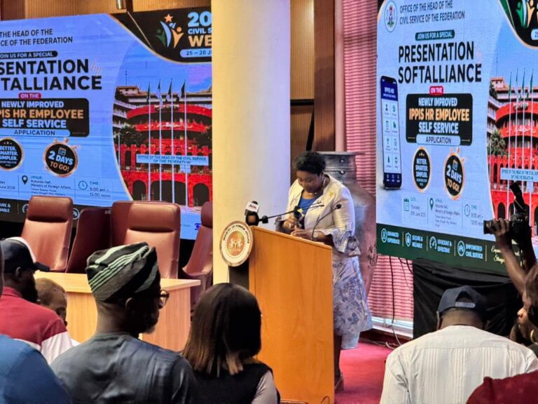 Dr. Fransisca Odaka carrying out Mentoring Training/Presentation at Office of the Head of Civil Service of the Federation