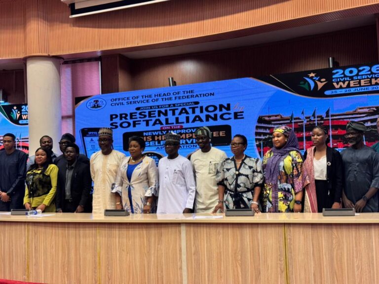 Dr. Fransisca Odaka carrying out Mentoring Training/Presentation at Office of the Head of Civil Service of the Federation